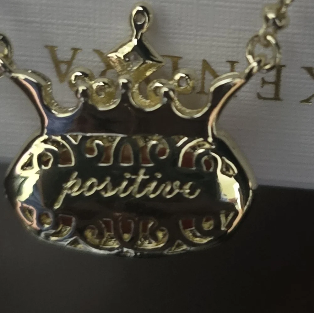 Kendra Scott Disney Elisa Princess Pendant Necklace - Picture 3 of 4
